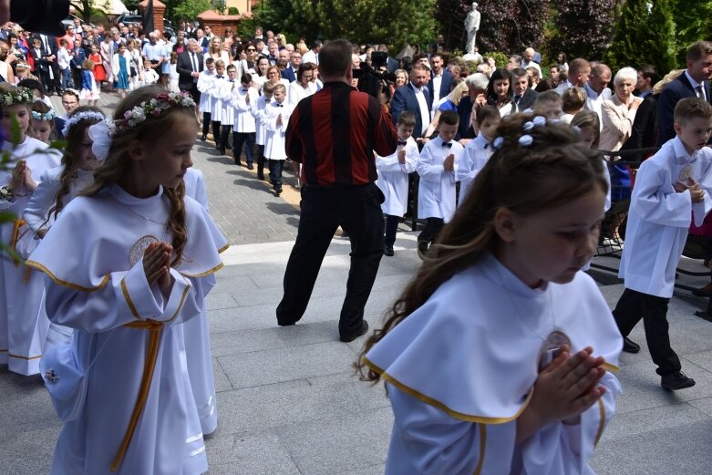  Komunia w parafii na osiedlu Zadębie 