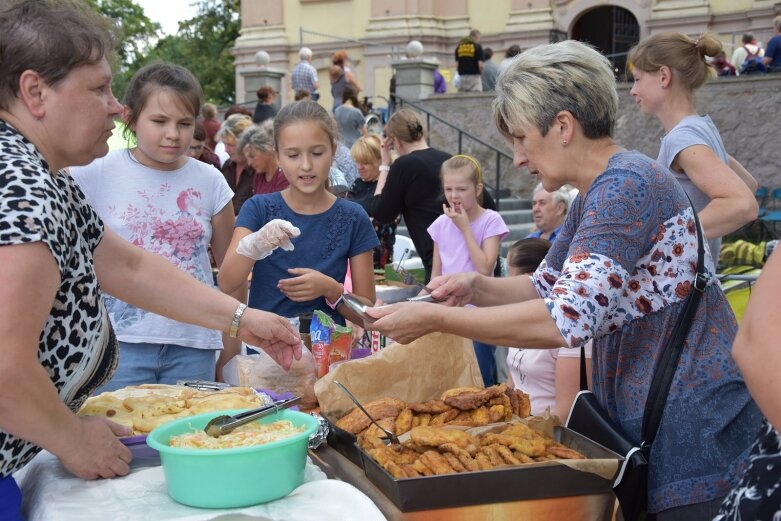  Pielgrzymka przybyła do Głuchowa 