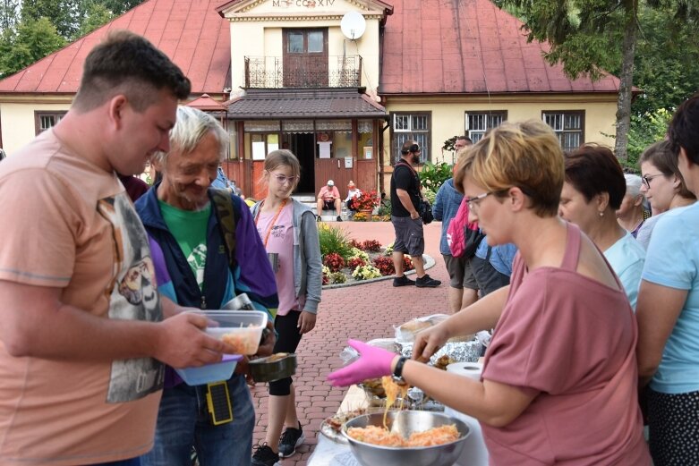  Pielgrzymka przybyła do Głuchowa 