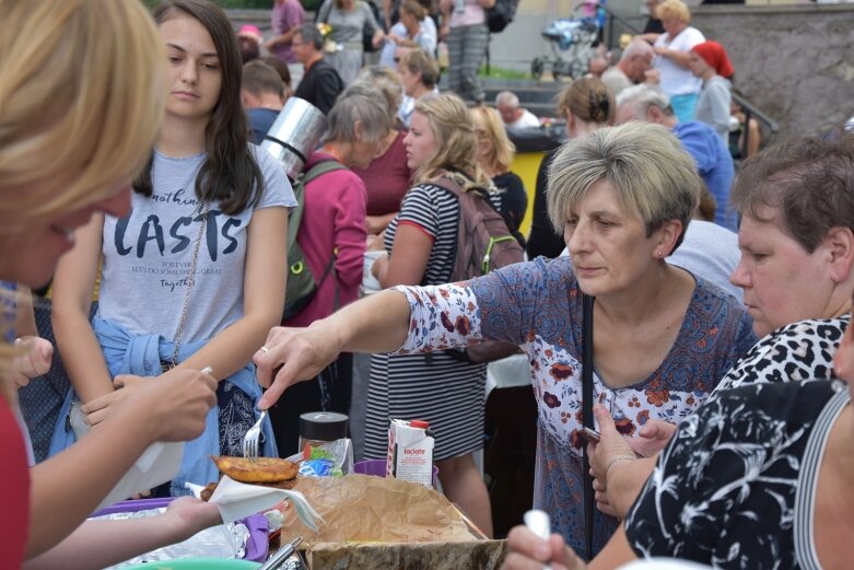  Pielgrzymka przybyła do Głuchowa 