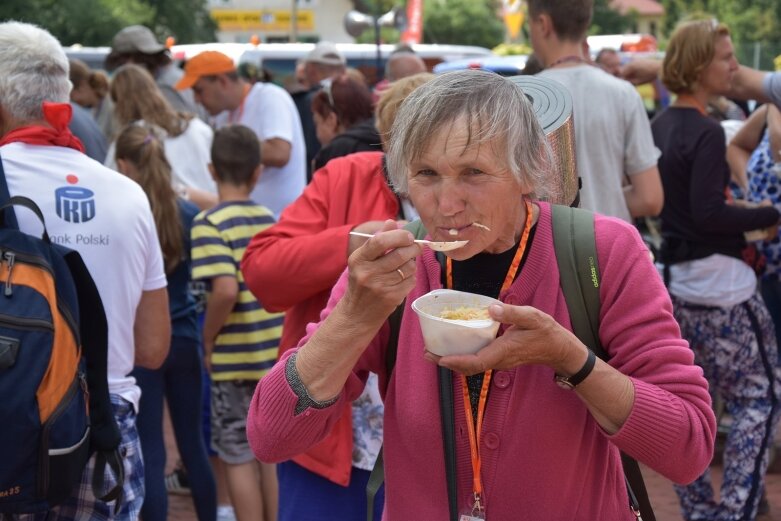  Pielgrzymka przybyła do Głuchowa 