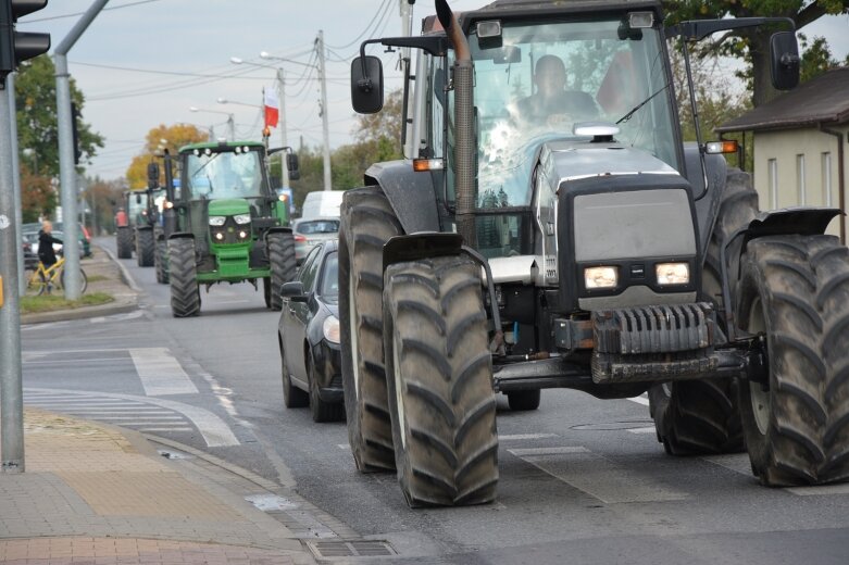  Na ulice powiatu wyjechało ponad 30 traktorów 