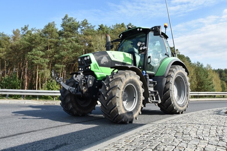  Na ulice powiatu wyjechało ponad 30 traktorów 