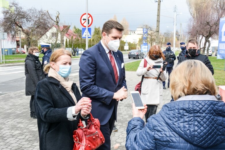  Premier Morawiecki w Skierniewicach 