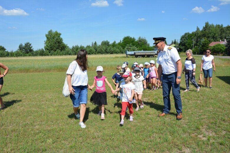  Samolot z bliska - atrakcja na zakończenie roku szkolnego 