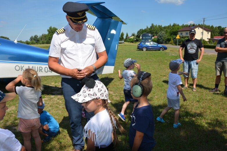  Samolot z bliska - atrakcja na zakończenie roku szkolnego 