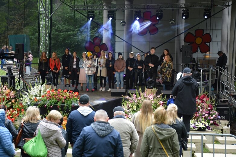  Na parkowej scenie wystąpili młodzi skierniewiccy artyści 