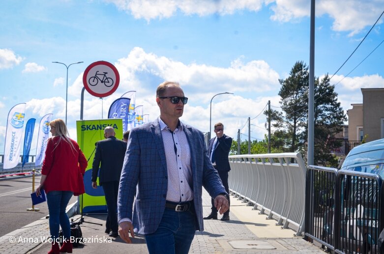  Zbudowany pięć miesięcy przed terminem. Kierowcy przejechali wiaduktem nad torami 