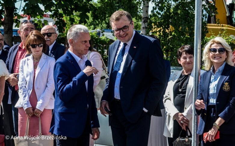  Zbudowany pięć miesięcy przed terminem. Kierowcy przejechali wiaduktem nad torami 