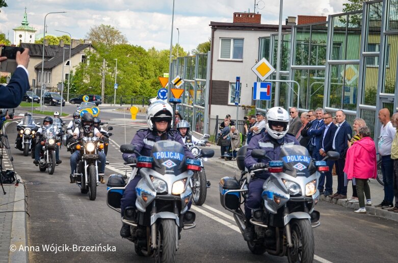  Zbudowany pięć miesięcy przed terminem. Kierowcy przejechali wiaduktem nad torami 