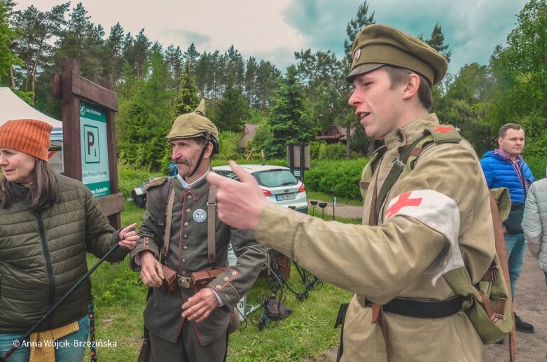  Rekonstruktorzy z całej Polski wzięli udział w rajdzie pod Bolimowem 