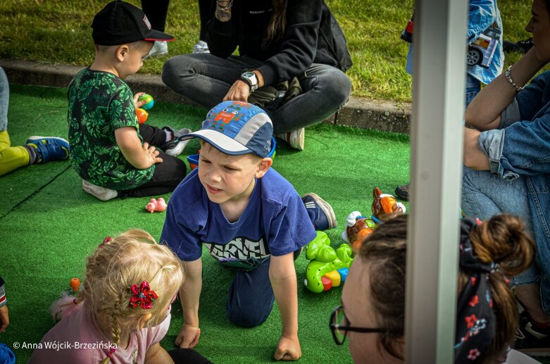  Gangnam style w żłobku. Rodzinny piknik jakiego Skierniewice nie widziały 