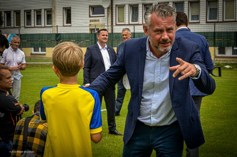  Umowa podpisana. Mirbud przebuduje miejski stadion w Skierniewicach 