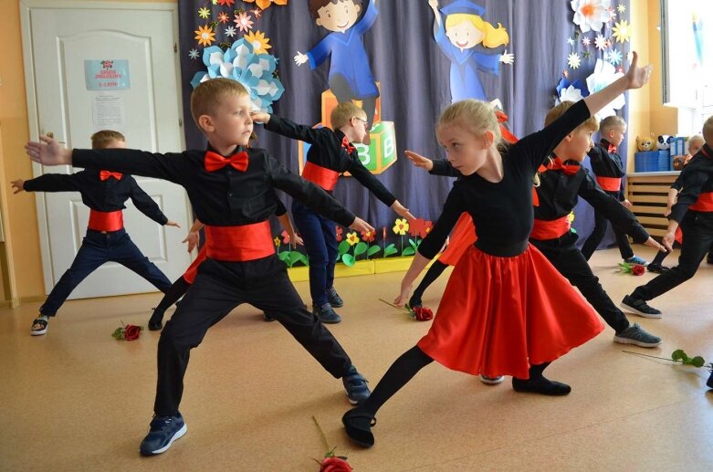  Polonez i tango na zakończenie przedszkola  