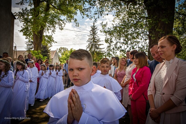  Święto rodzin w Bolimowie. Dzieci przystąpiły do pierwszej komunii 