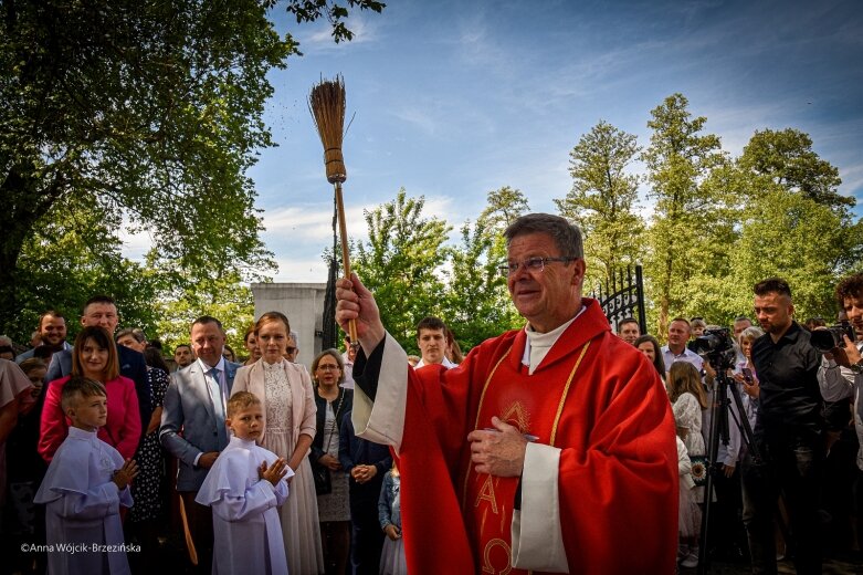  Święto rodzin w Bolimowie. Dzieci przystąpiły do pierwszej komunii 