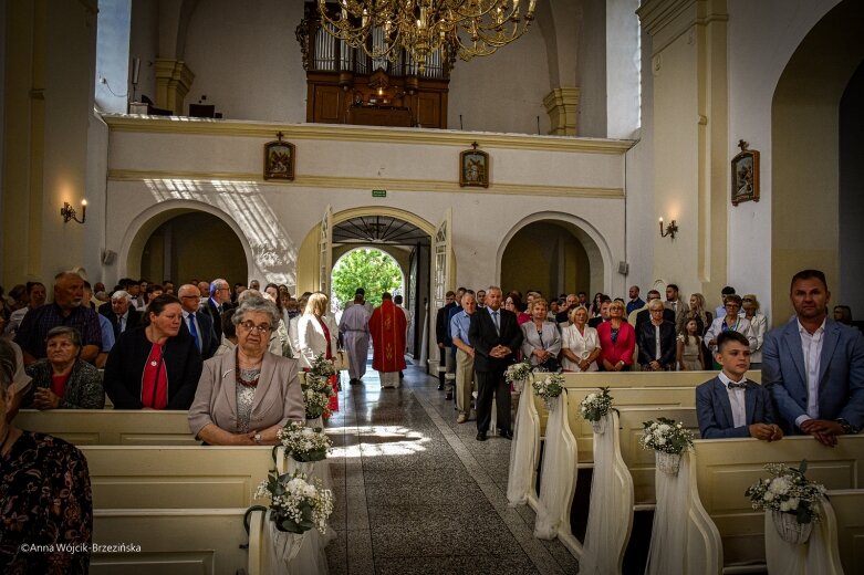  Święto rodzin w Bolimowie. Dzieci przystąpiły do pierwszej komunii 