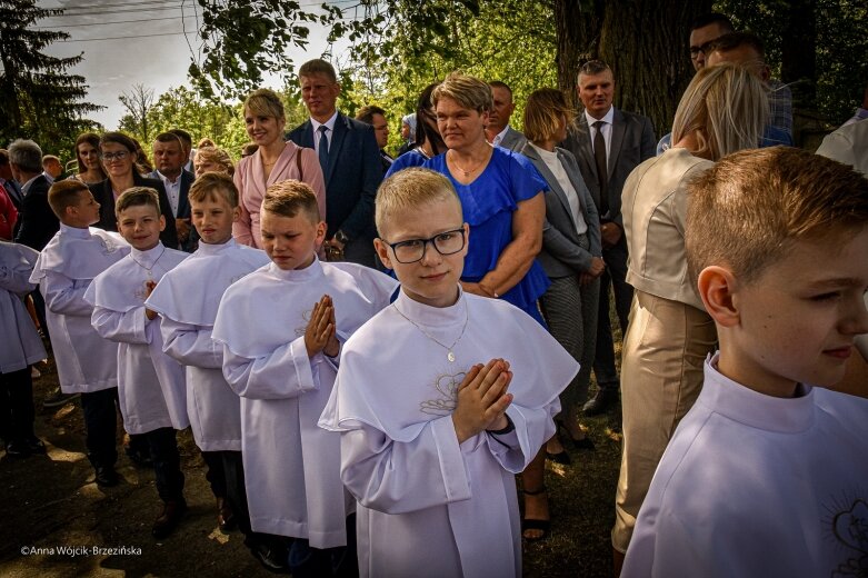  Święto rodzin w Bolimowie. Dzieci przystąpiły do pierwszej komunii 