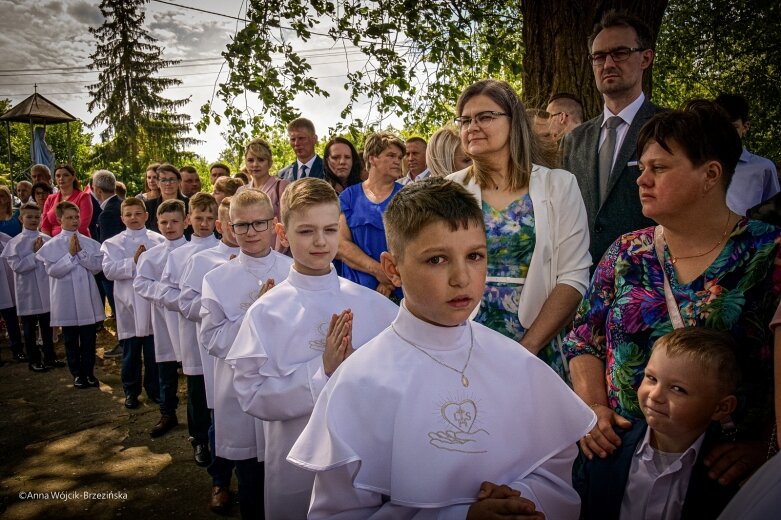  Święto rodzin w Bolimowie. Dzieci przystąpiły do pierwszej komunii 