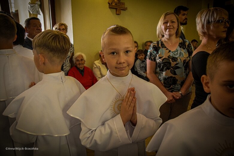  Pierwsza komunia święta w parafii na os. Widok 