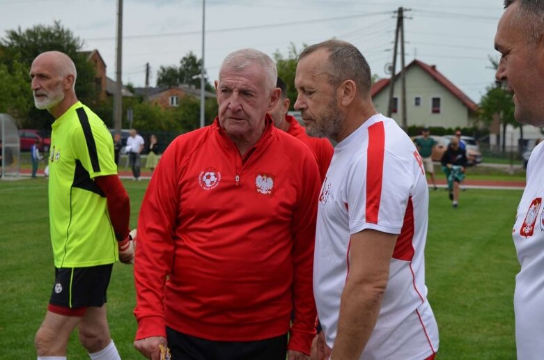  Sportowa niedziela w Głuchowie. Mieszkańcy świętowali otwarcie kompleksu boisk 