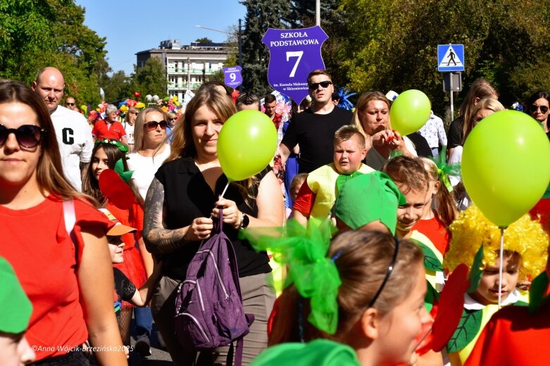  Barwna parada ulicami Skierniewic 