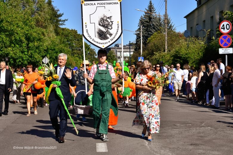  Barwna parada ulicami Skierniewic 