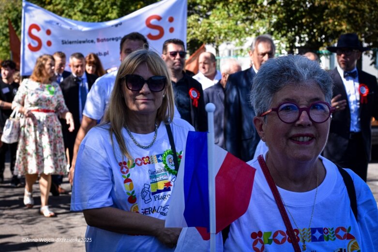  Barwna parada ulicami Skierniewic 