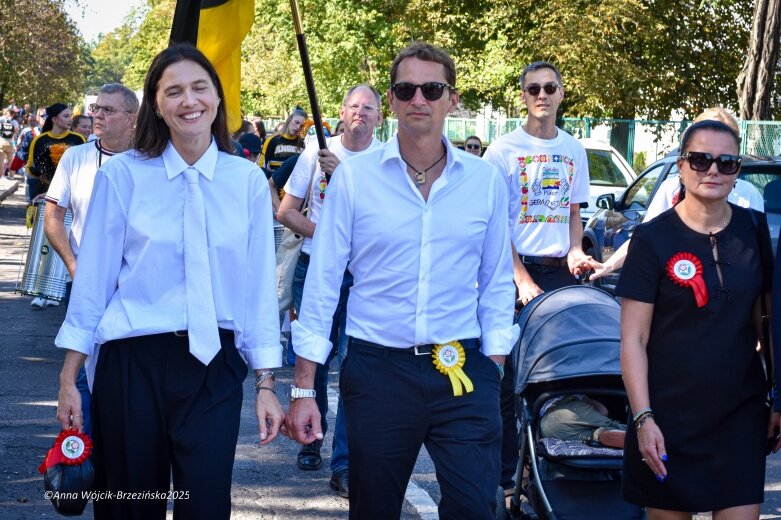  Barwna parada ulicami Skierniewic 