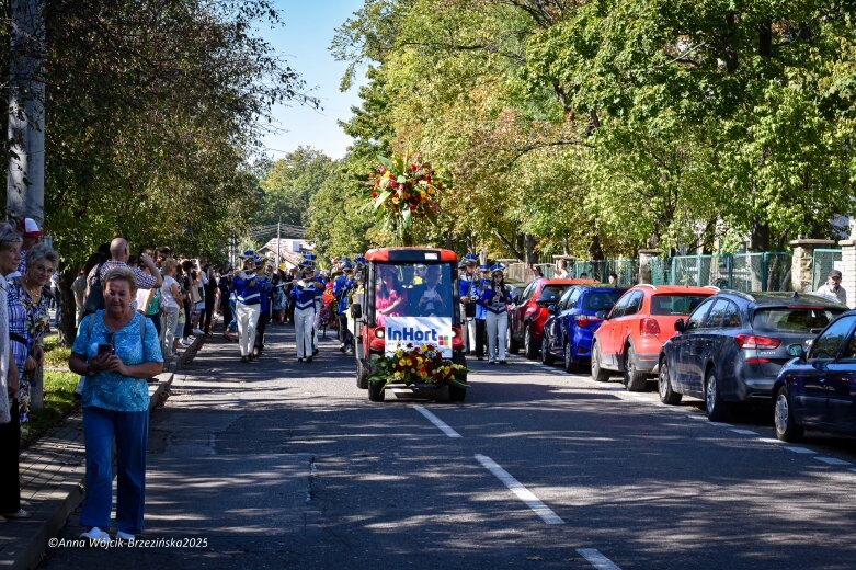  Barwna parada ulicami Skierniewic 