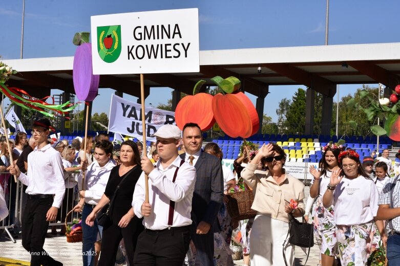  Barwna parada ulicami Skierniewic 