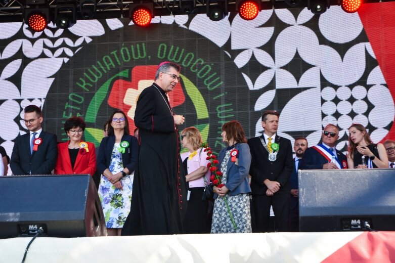  Barwna parada ulicami Skierniewic 