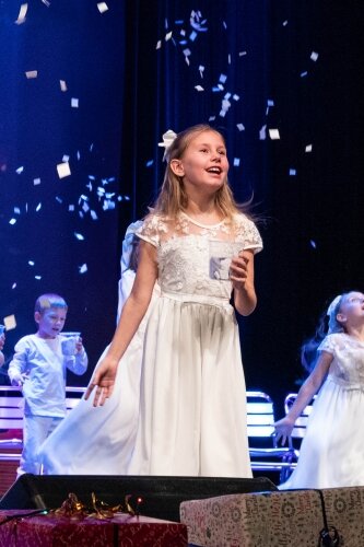  BIAŁE ŚWIĘTA na scenie CKiS w Skierniewicach 