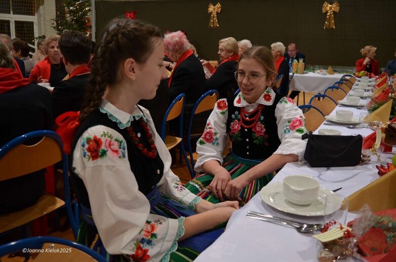  Wigilijny wieczór z Zespole Szkół w Głuchowie  