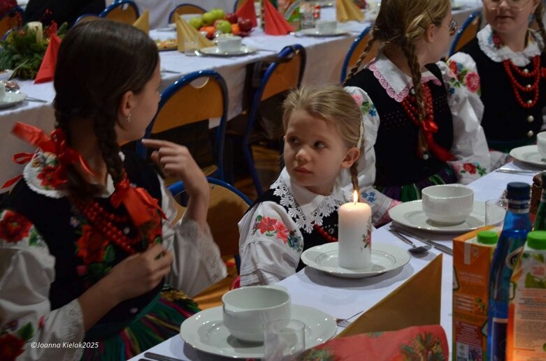  Wigilijny wieczór z Zespole Szkół w Głuchowie  