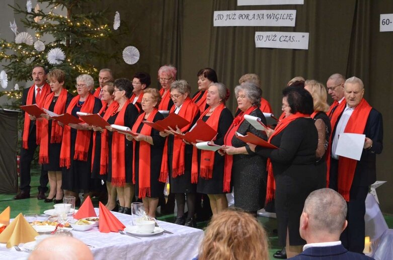  Wigilijny wieczór z Zespole Szkół w Głuchowie  