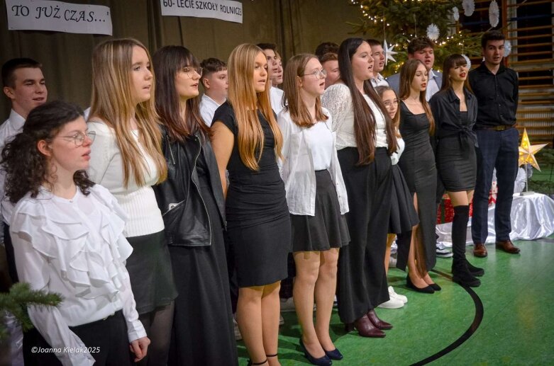  Wigilijny wieczór z Zespole Szkół w Głuchowie  