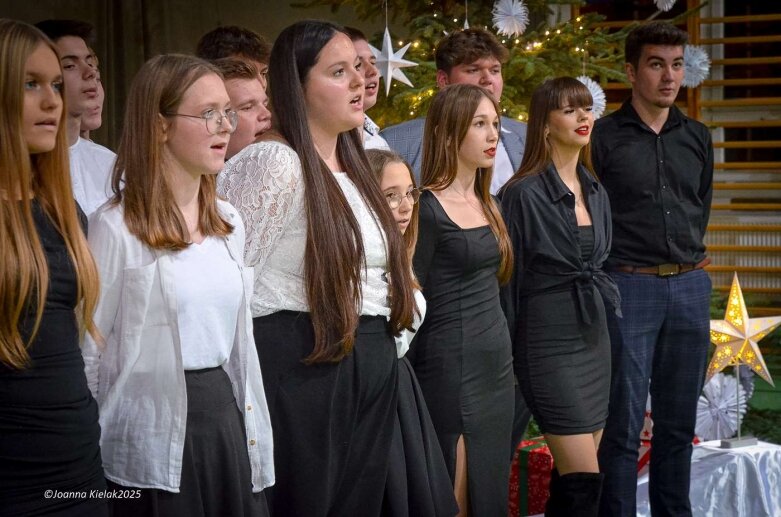  Wigilijny wieczór z Zespole Szkół w Głuchowie  
