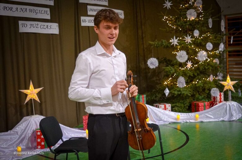  Wigilijny wieczór z Zespole Szkół w Głuchowie  