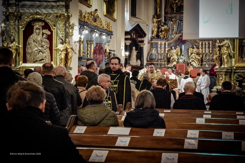  II Synod Diecezji Łowickiej. Inauguracja w katedrze w Łowiczu 