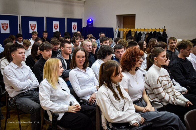  To może być jeden z najważniejszych nowych kierunków dla szkolnictwa zawodowego w Skierniewicach. Mechanik podpisał list intencyjny z Polską Grupą Lotniczą, a stawką są przyszłe kadry dla branży lotniczej. 