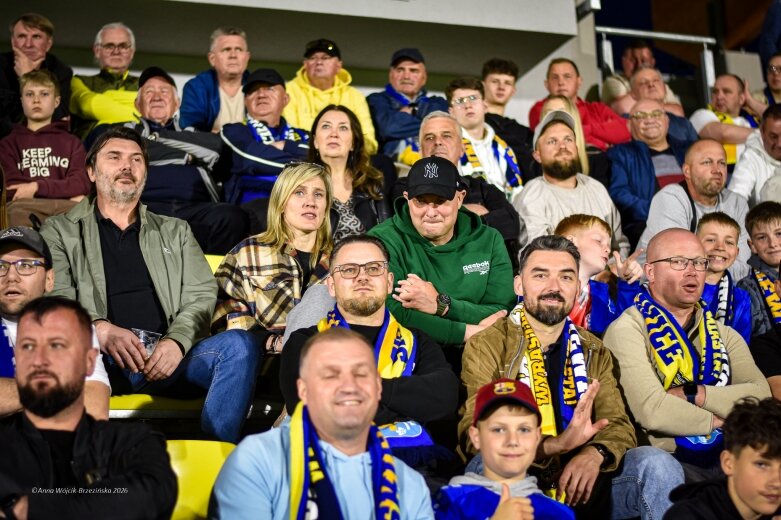  Pożegnanie Unii z II ligą. Ten mecz wygrali kibice 