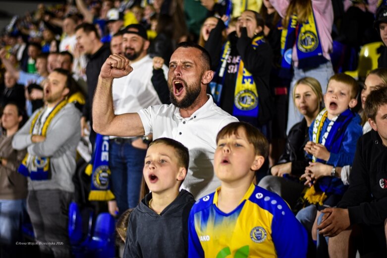 Pożegnanie Unii z II ligą. Ten mecz wygrali kibice 