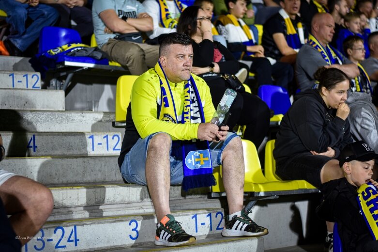  Pożegnanie Unii z II ligą. Ten mecz wygrali kibice 
