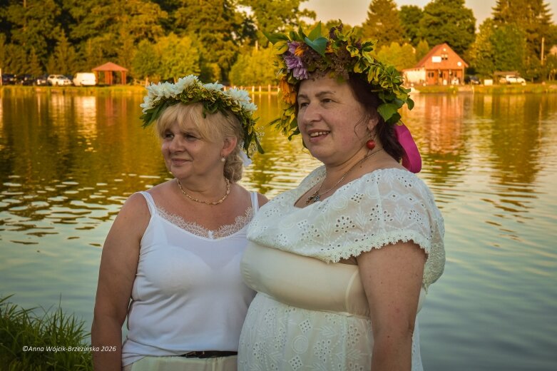  Najkrótsza noc, najdłuższe czary. Jelenie w terenie szukały kwiatu paproci 