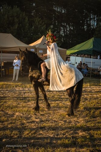  Najkrótsza noc, najdłuższe czary. Jelenie w terenie szukały kwiatu paproci 