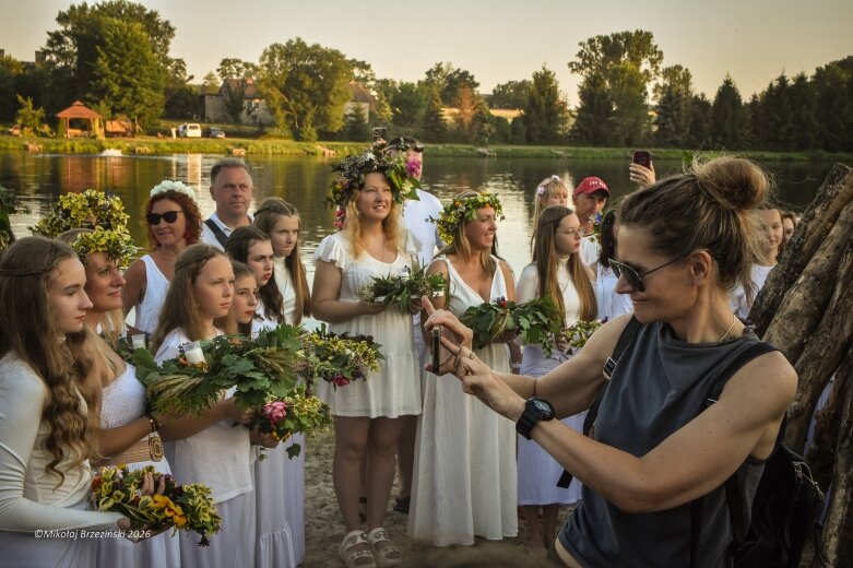  Najkrótsza noc, najdłuższe czary. Jelenie w terenie szukały kwiatu paproci 
