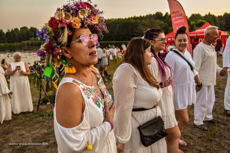  Najkrótsza noc, najdłuższe czary. Jelenie w terenie szukały kwiatu paproci 
