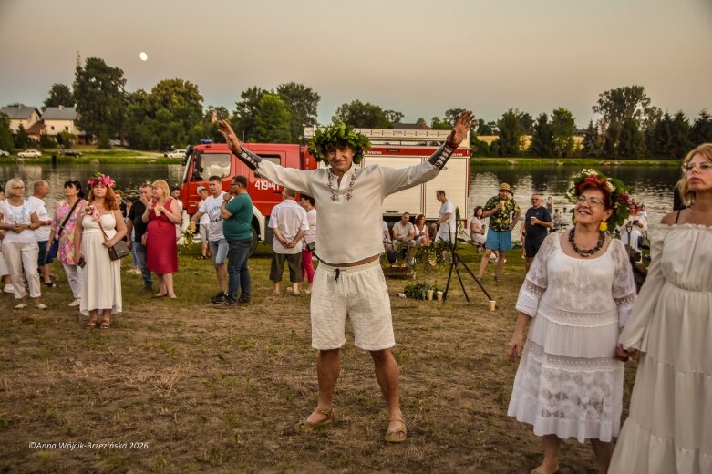  Najkrótsza noc, najdłuższe czary. Jelenie w terenie szukały kwiatu paproci 