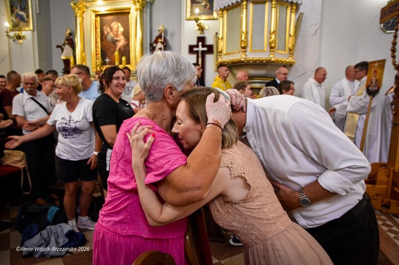  Łowicka pielgrzymka wróciła do Makowa młodsza niż przed rokiem 